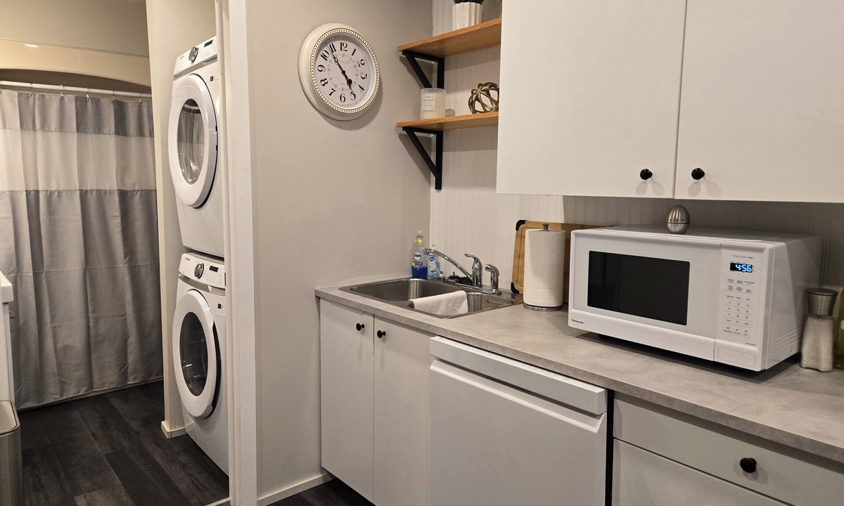 Powassan Apartment | ​Mainstreet Hideaway | Cozy Downtown Gem in the Heart of Powassan