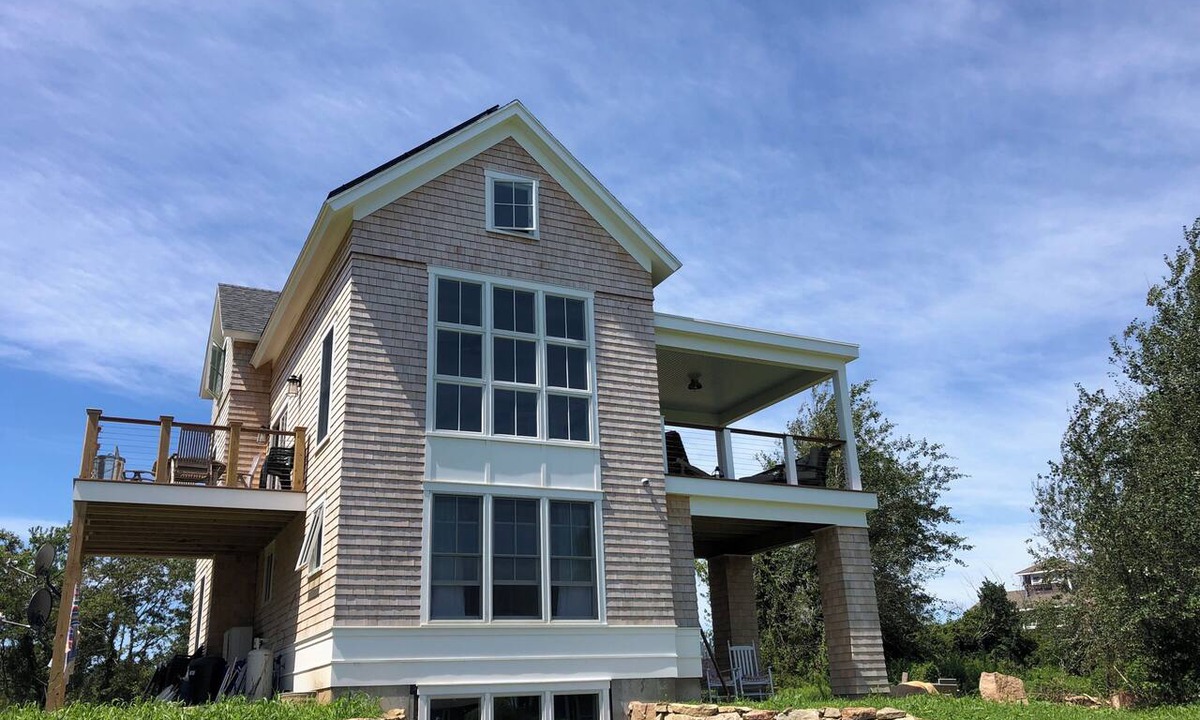 New Shoreham House | Mansion Beach Retreat Steps to Mansion Beach w/ocean views!