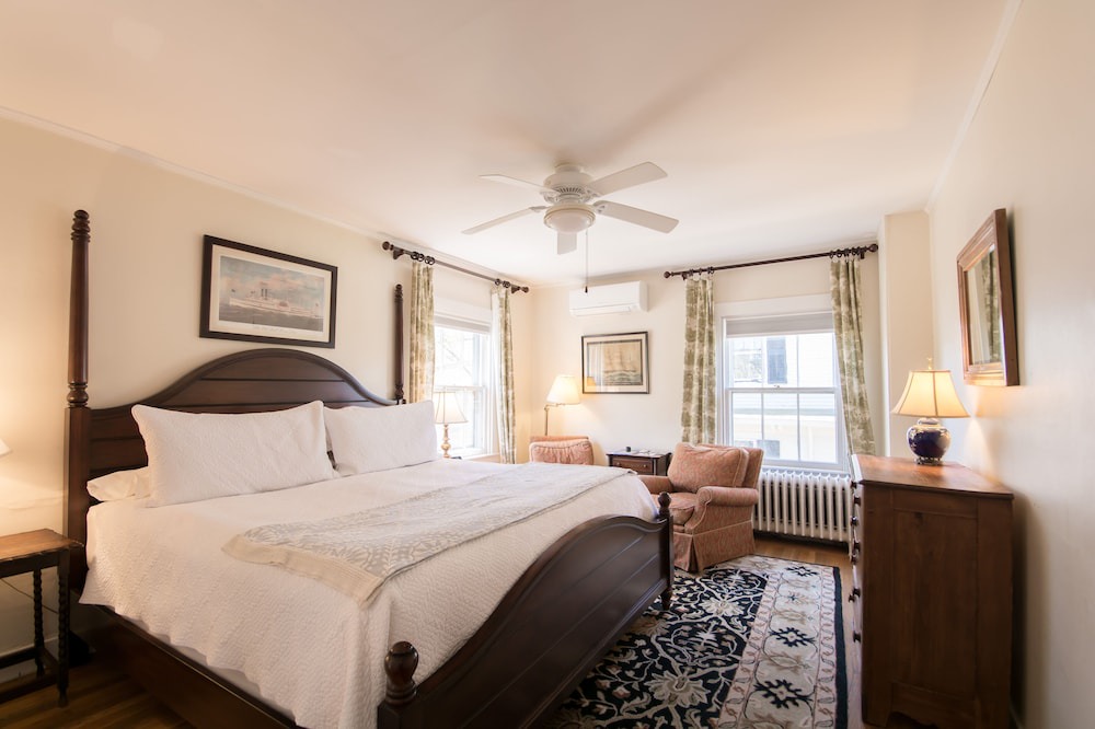 Top of the Hill Hotel | Marshall Slocum Inn