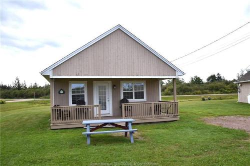 Cap-Pele Ski Chalet | Marshlight Cottage at Aboiteau Beach - Sandy Dunes