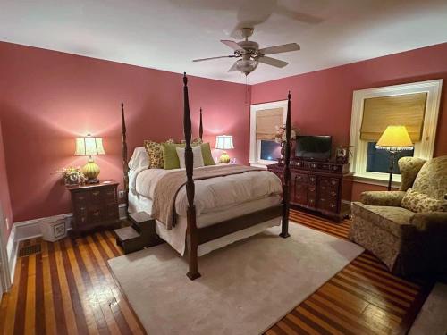 Oswego Bed & Breakfast | Merriam Family Suite - The Belvedere Inn