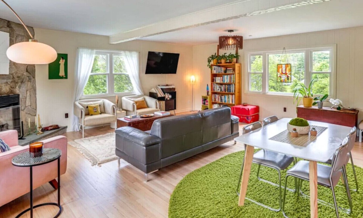 Craryville House | Mid-Century Hudson Retreat House with Sprawling Yard and Fire Pit