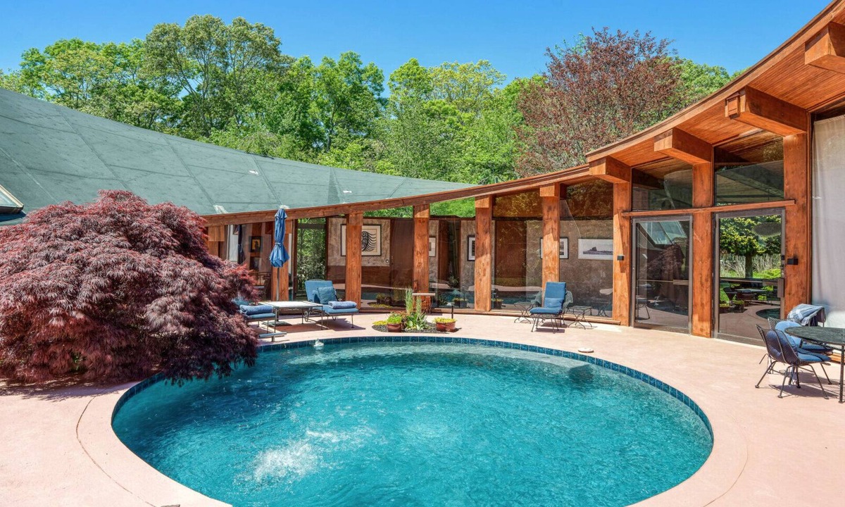Springs House | Mid-Century Modern Retreat