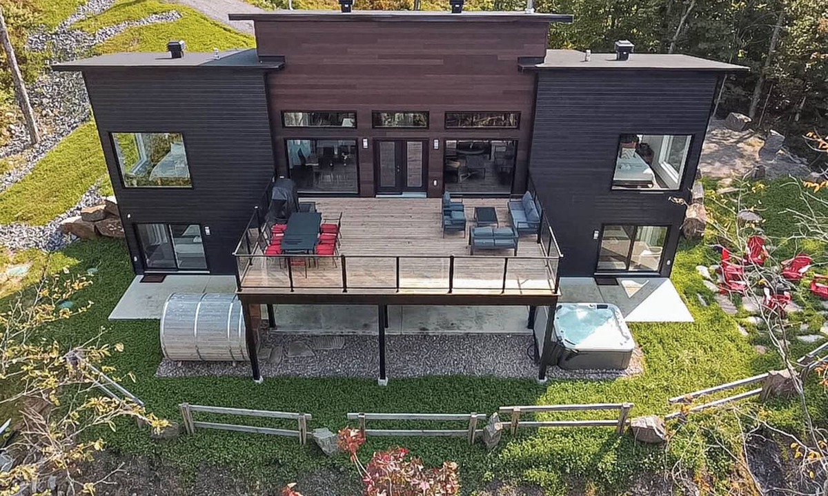 La Conception Ski Chalet | Minutes From Mont-Tremblant w/Hot Tub & Fire Pit