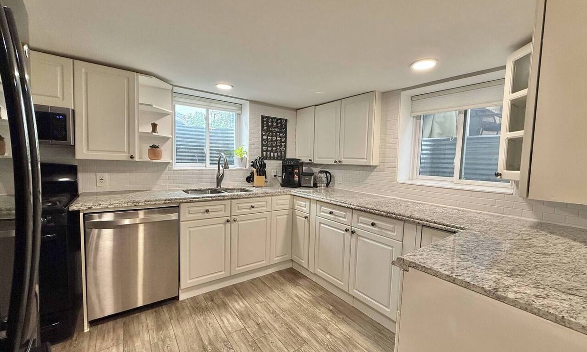 Brantford Apartment | Modern 2BR Retreat w Heated Floors-gazebo