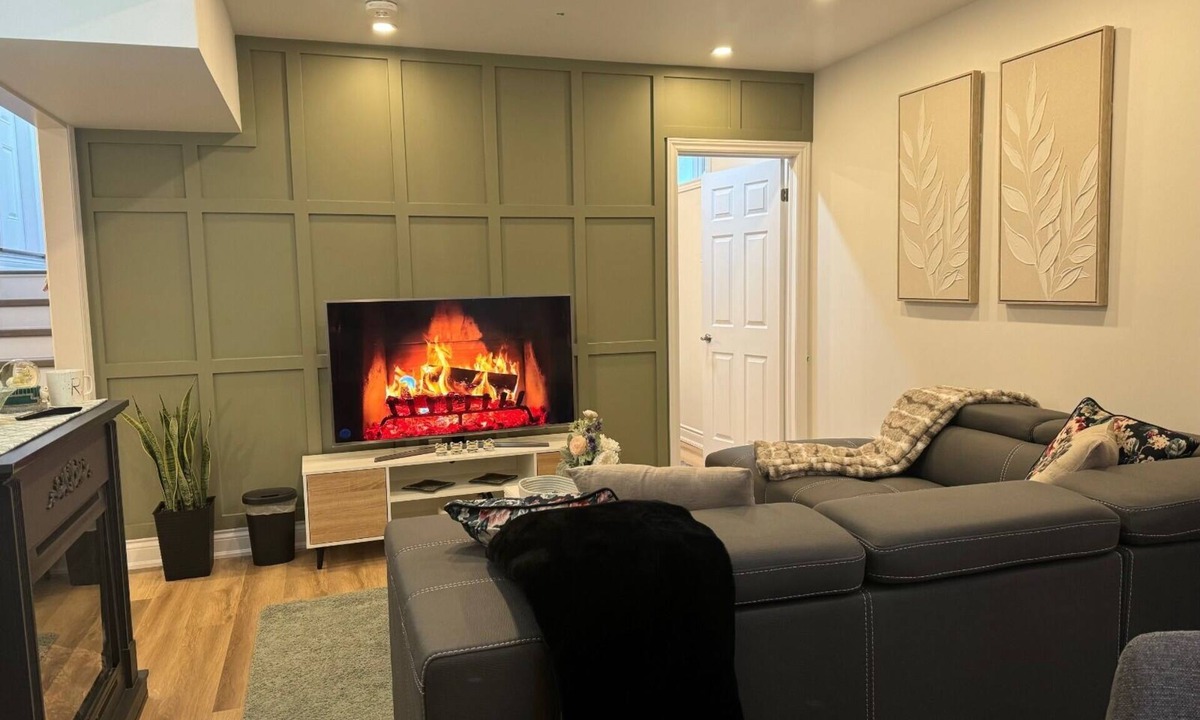 Halton Regional Municipality Apartment | Modern 3-Bedroom Family Legal Basement Suite in Milton