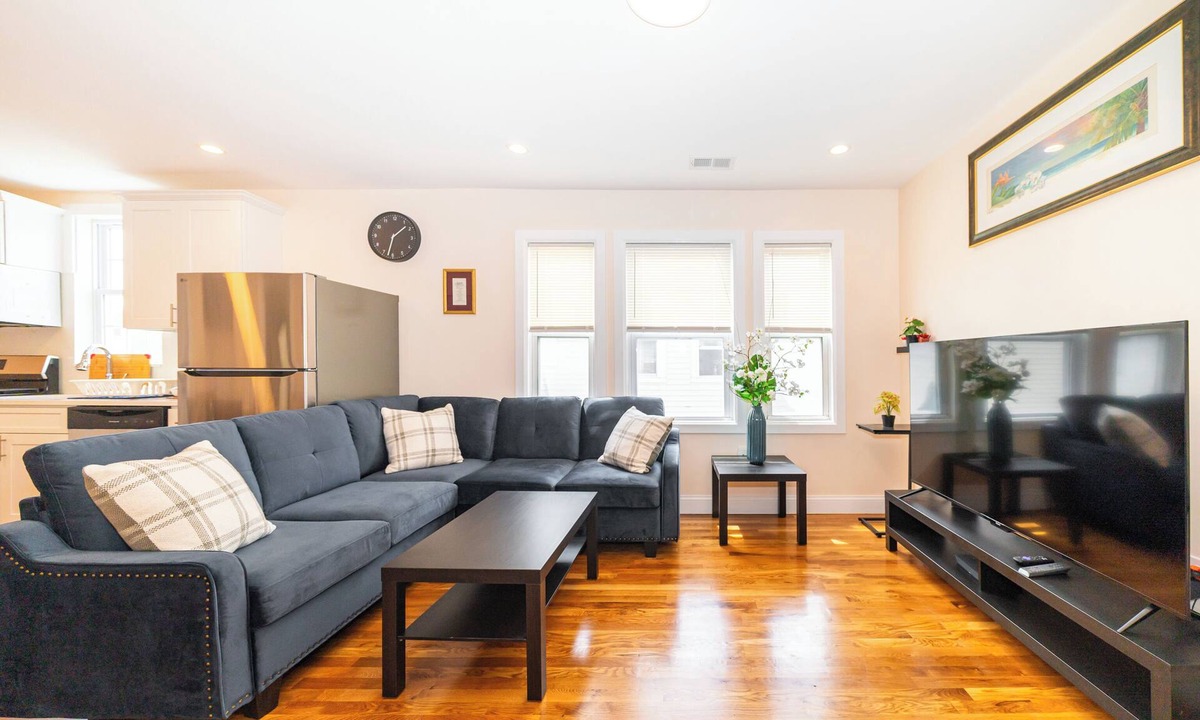 Meeting House Hill Apartment | Modern 3BR Pet-Friendly Boston Apt w/parking Fenway Park & TD Garden 30/3