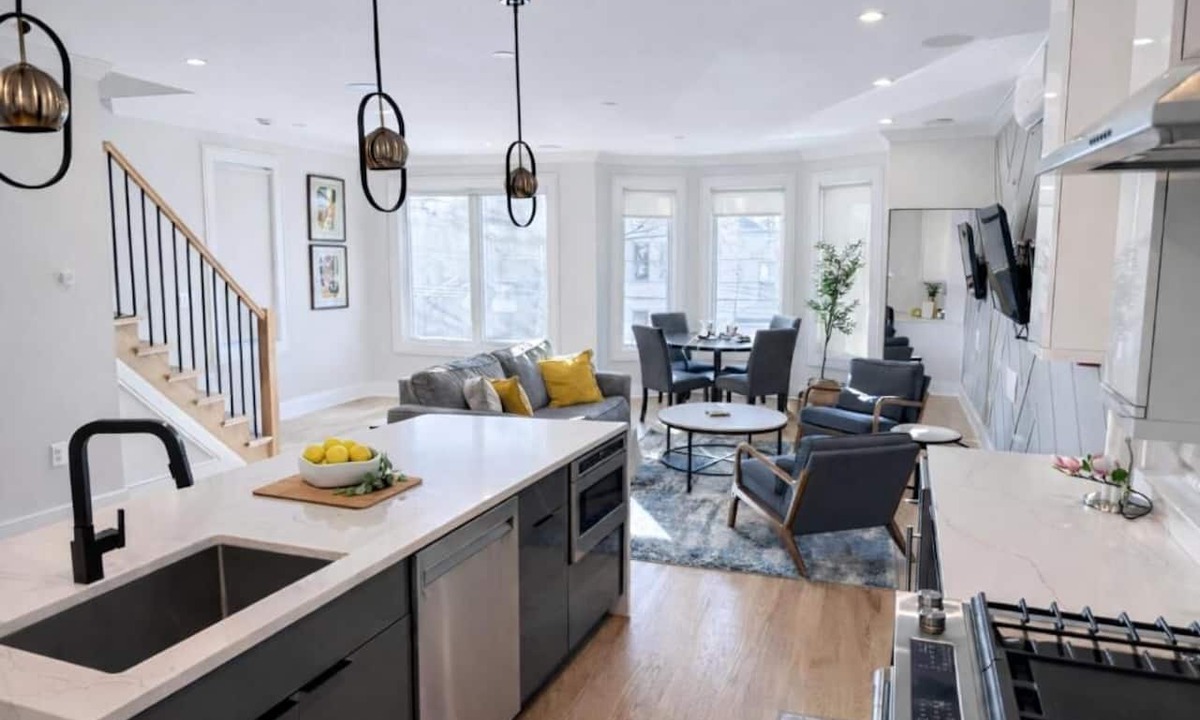 The Heights Condo | Modern 4BR 2.5BA Duplex For NYC