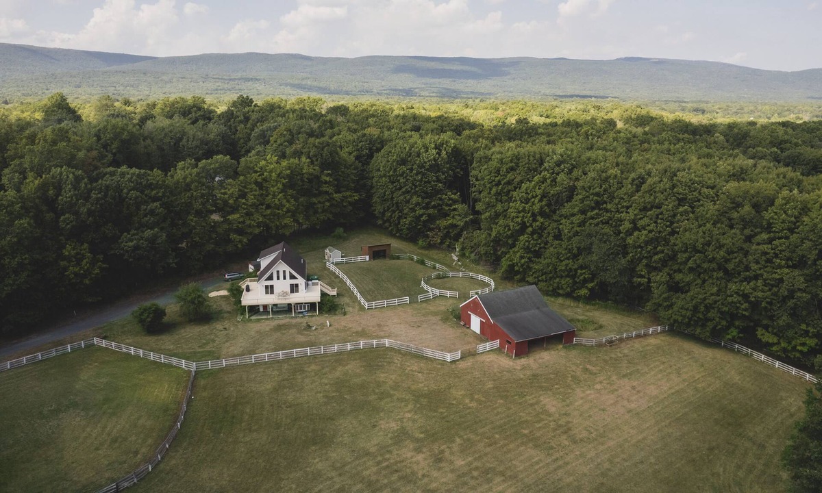 Pine Bush House | Modern 5 Acre Farm Retreat with Game Room, Views, Privacy, and Proximity!