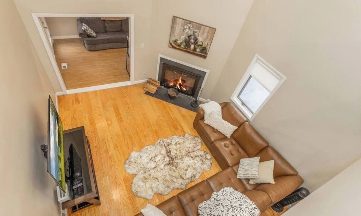 West Dover House | Modern and Luxury Villa with Hot Tub and Sauna near Mount Snow.