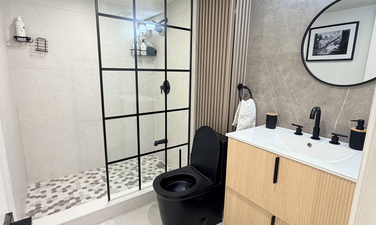 Durham Region Apartment | Modern basement suite near Durham college
