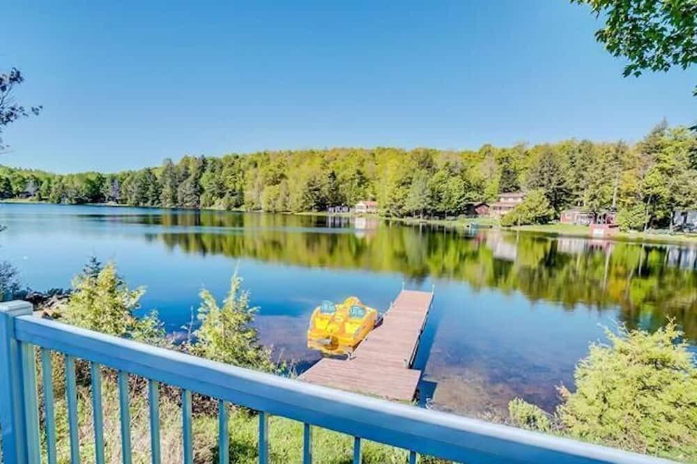 Val-des-Monts Cottage | Modern, Bright, High efficiency Four Season Cottage on Gorgeous Lake