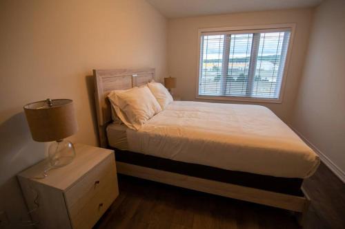 Grimsby Villa | Modern & Cozy Retreat Lake Ontario & Wine Country