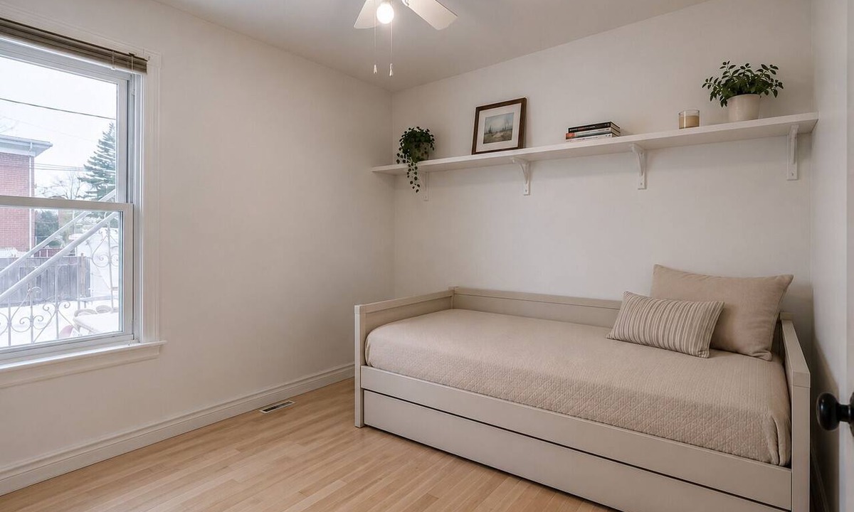 Laval Apartment | Modern Executive 2-Bedroom | Free Parking | Fast WiFi | Workspace | 31+ Day Stay