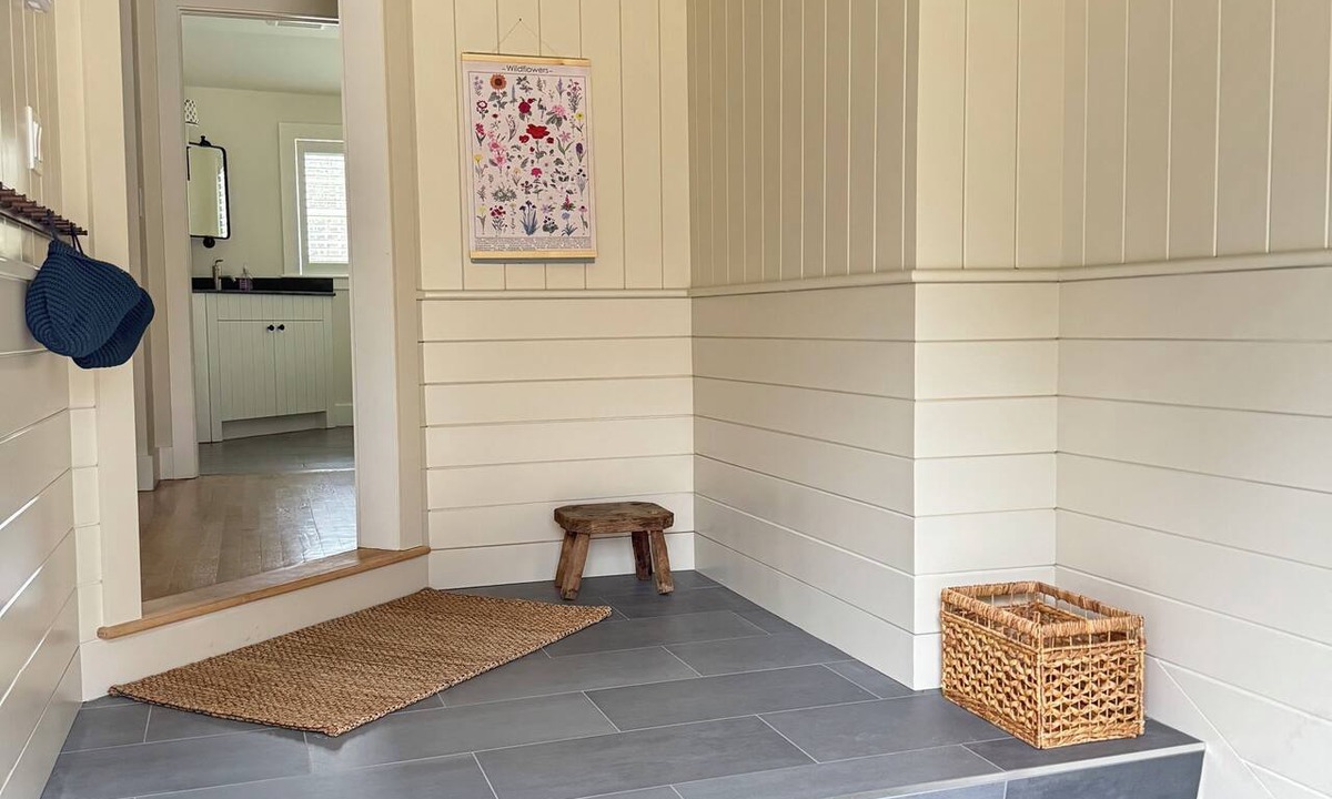 Dublin House | Modern Farmhouse/Cottage in beautiful Dublin with air conditioning