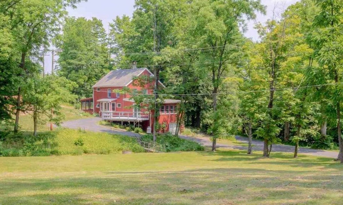 Accord House | Modern Farmhouse; Quiet, Eclectic,Cozy, Fun, situated on a peaceful Creek.