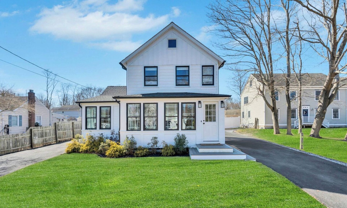 Greenport West House | Modern home in Greenport, close to beaches, outdoor dining, perfect for families