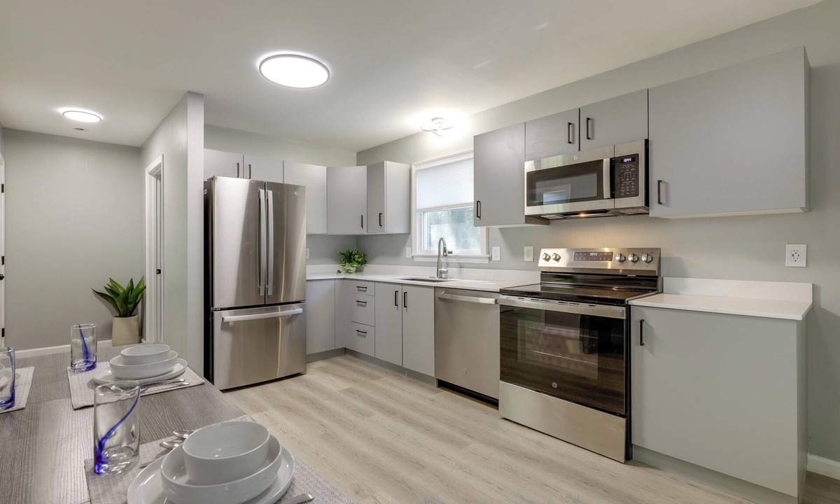 Groton House | Modern Home, Minutes to Mystic, Casinos and Ocean