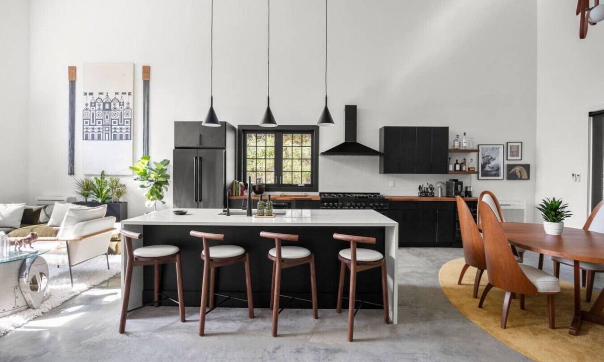Hudson House | Modern House Near Hudson with Fire Pit and Privacy