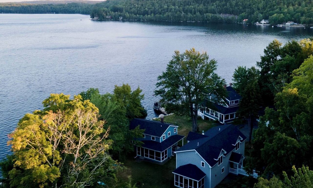 Dedham Cottage | Modern lakefront ADA accessible 4BR, 3.5 BA house