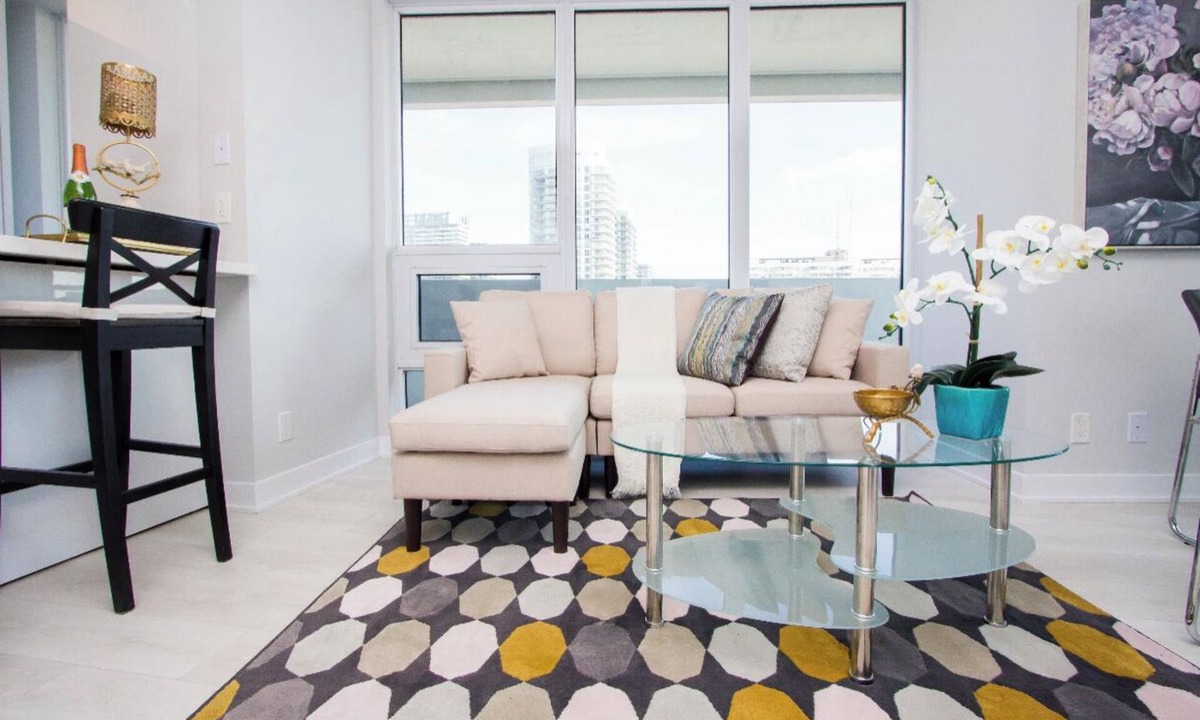 Mount Pleasant West Apartment | Modern Luxury 2 Bedroom Condo Steps from TTC