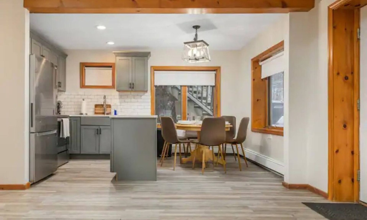 West Dover Ski Chalet | Modern Luxury Villa Near Mount Snow. Your Vermont Retreat Awaits!