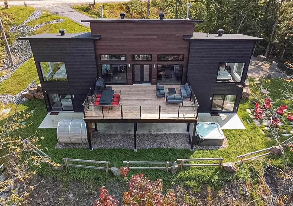 La Conception Ski Chalet | Modern Mountain Chalet Sauna Hot Tub & Fireplace