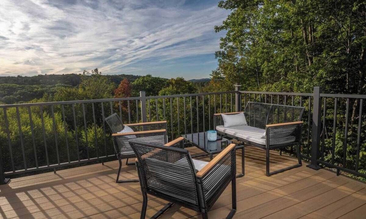 Pownal House | Modern Mountain Retreat Amazing View