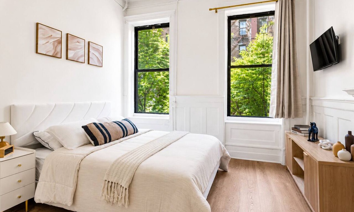 Upper Manhattan Apartment | Modern NYC Studio Near Transit, AC, WiFi & Full Kitchen