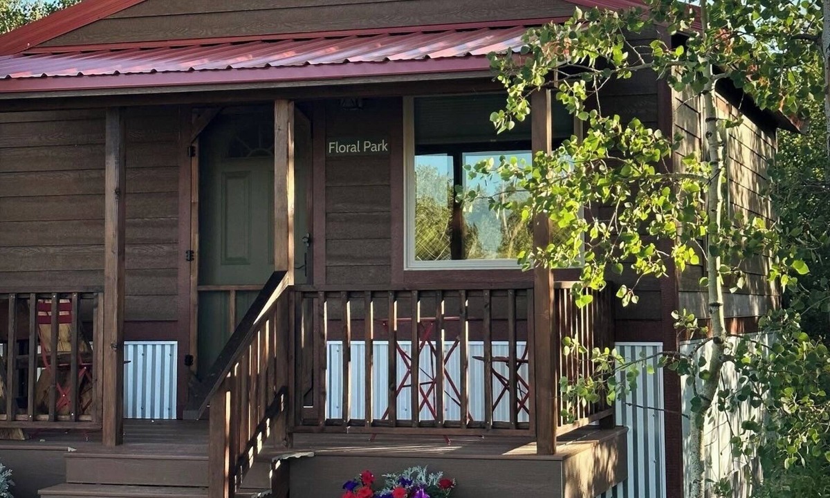 Babb Cabin | Modern & private, 1-bedroom cabin close to Many Glacier & Going-to-the-Sun Road.