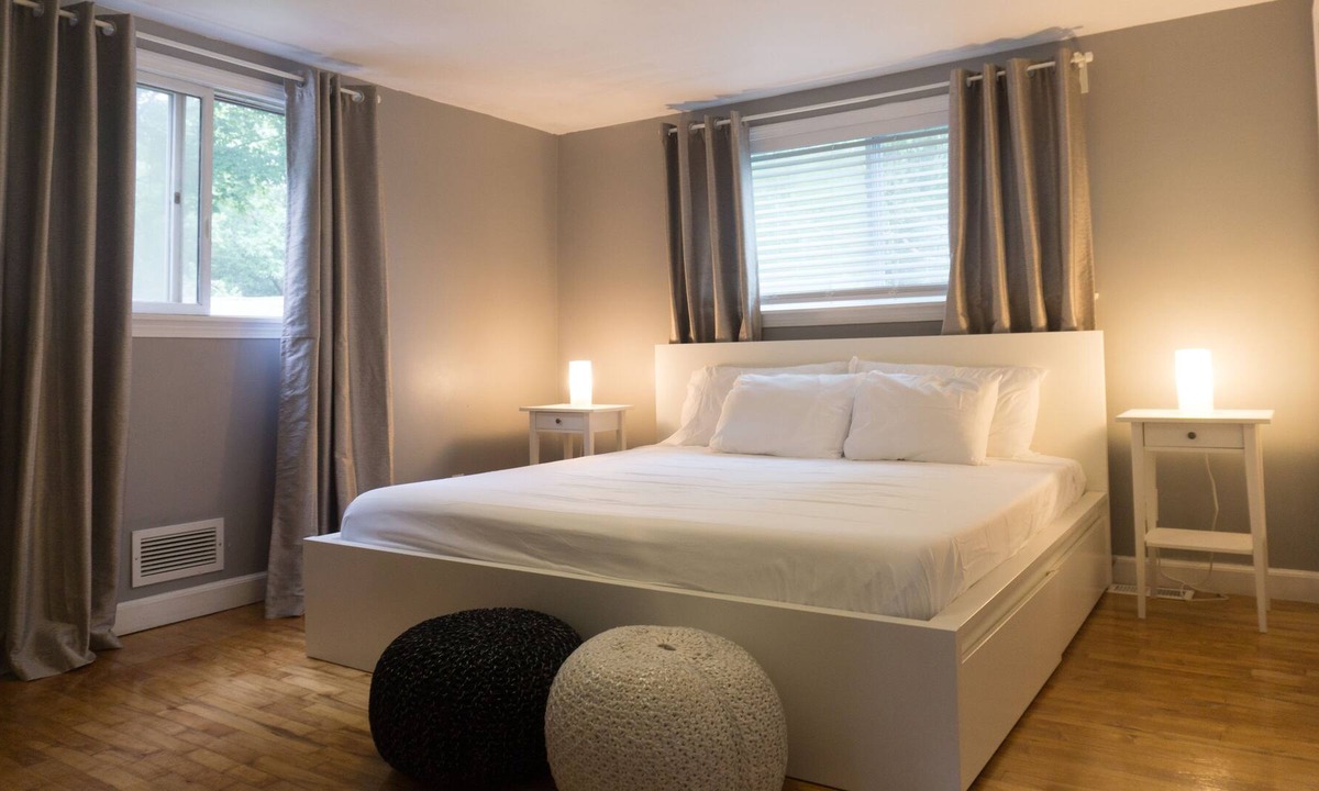 Quincy House | Modern Retreat in Historic Quincy / Pet & Family Friendly