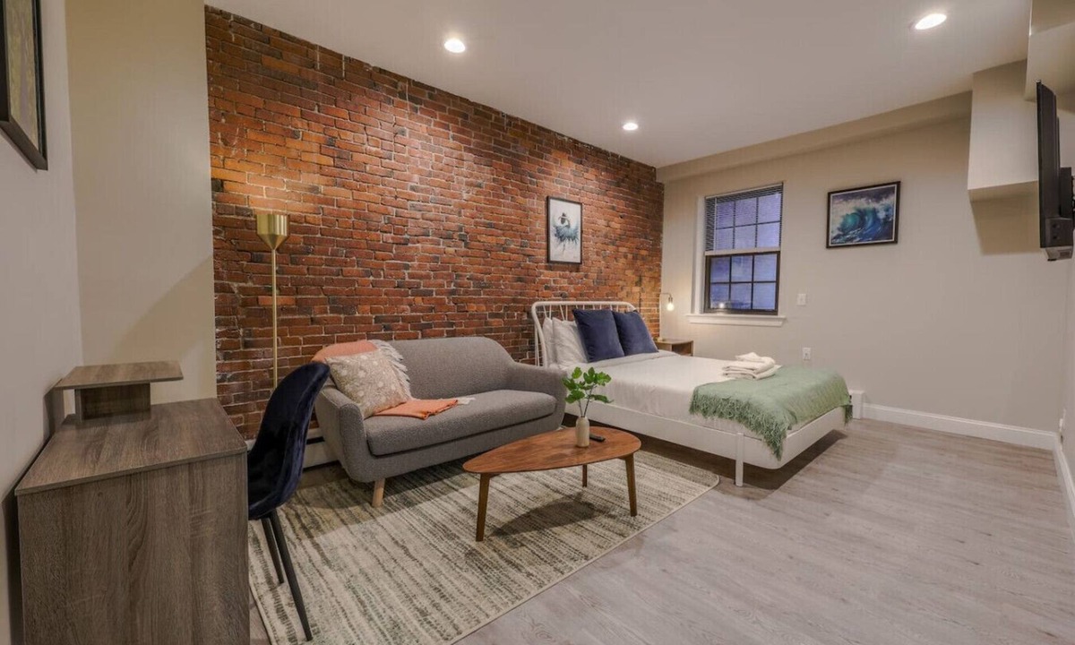 Prudential - St. Botolph Apartment | Modern Simple Studio | South End