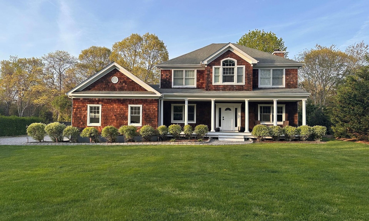 Southold House | Modern & Spacious, Heated Pool, Kenneys Beach