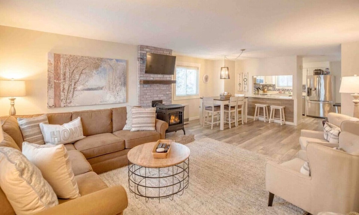 North Woodstock House | Modern Townhome- Walk to Brewery