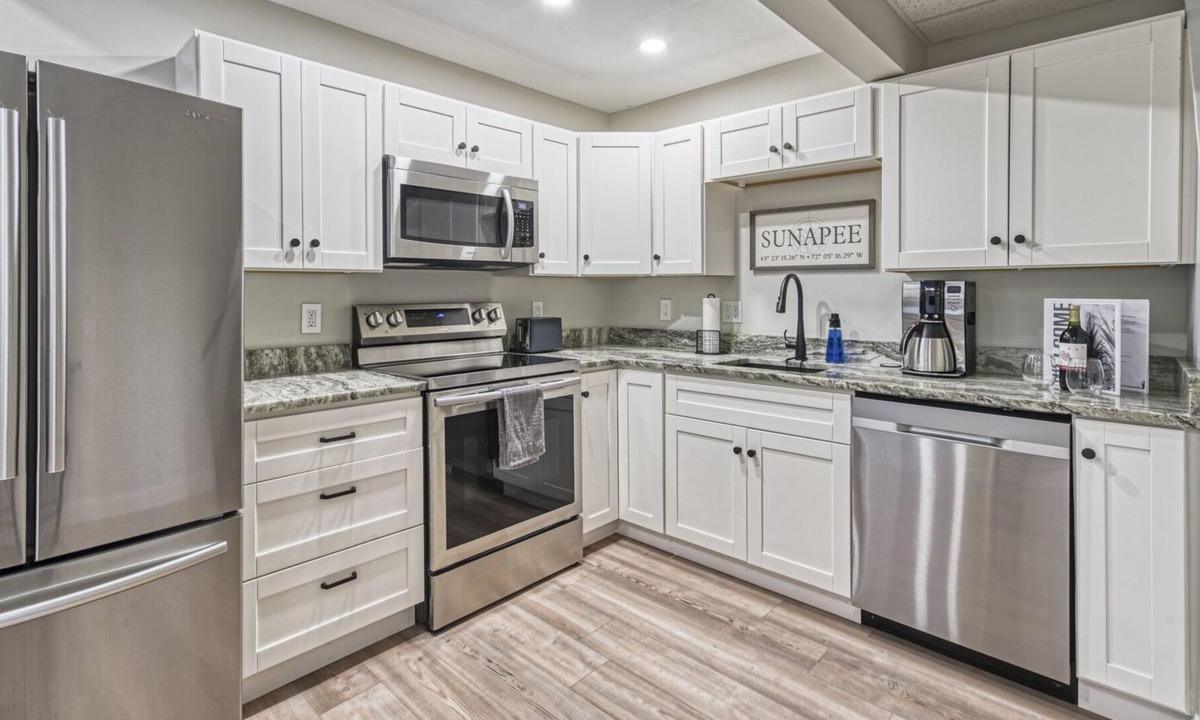 Newbury House | Modern Train Station | Minutes to Mount Sunapee