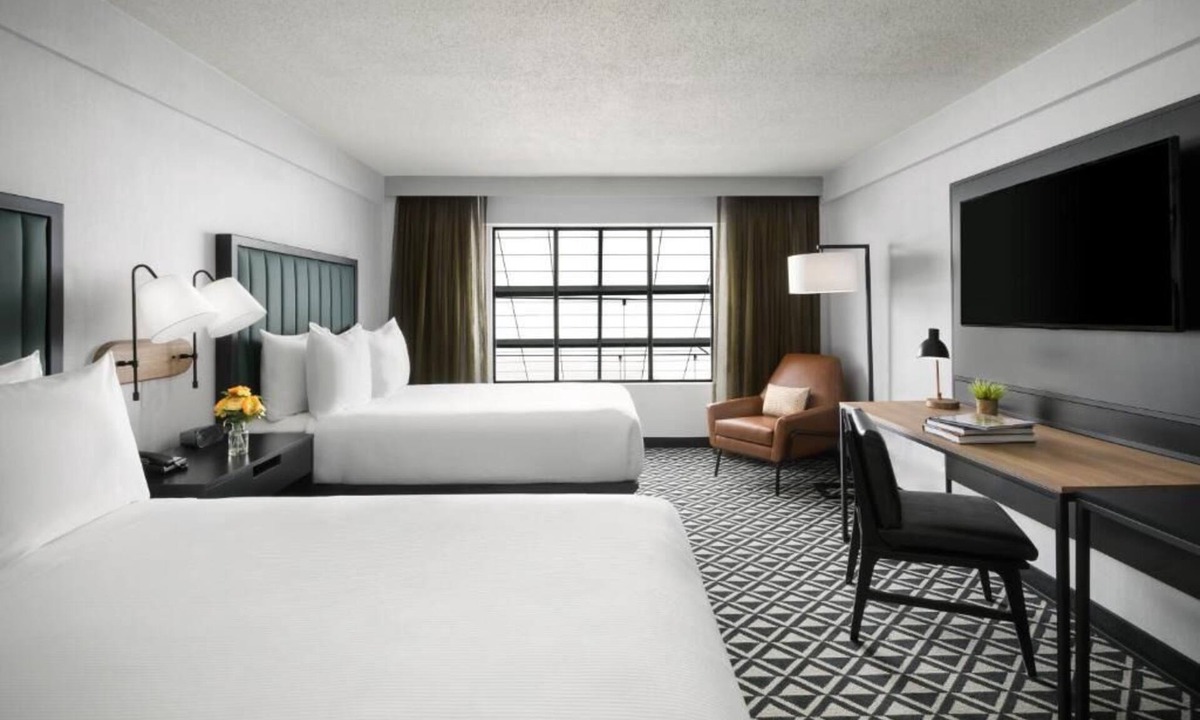 Brookline Hotel | Modern Urban Retreat: Room Steps from Boston Sights! Parking Onsite!