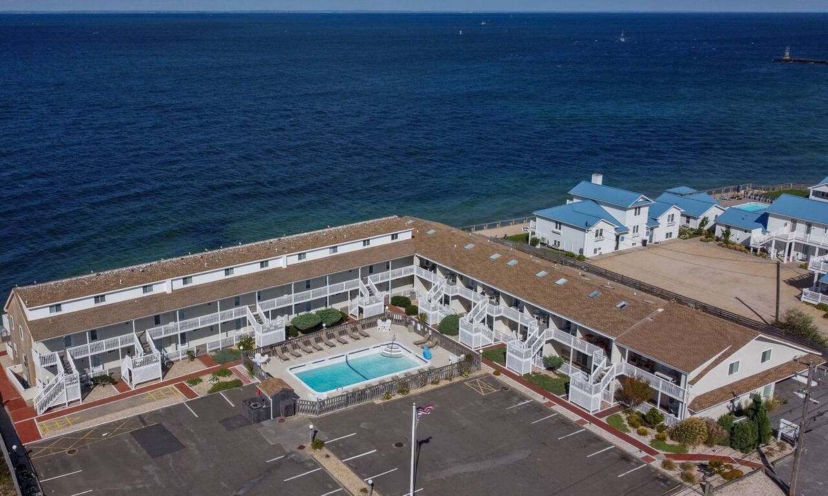Culloden Shores Condo | MONTAUK Condo ~ Stunning Sunsets & the Sea at your Doorstep
