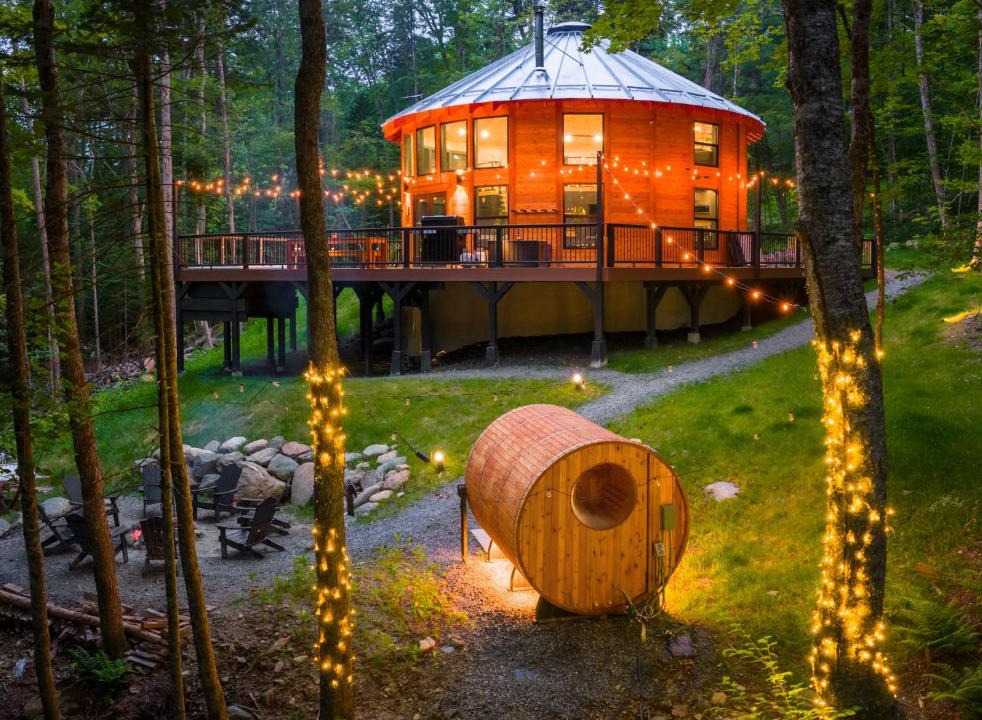 West Dover Villa | Mount Snow Yurt - Hot Tub, Wood Stove, WiFi, EVcharger