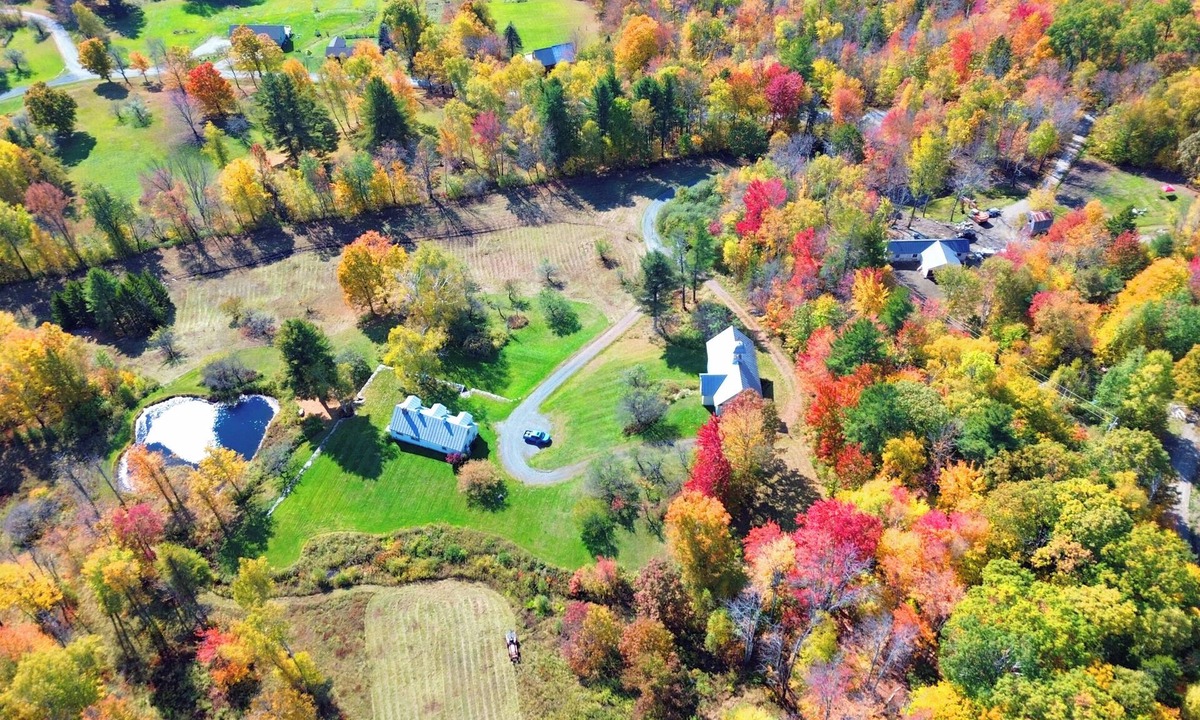 Bridgewater Corners Cottage | Mountain Hilltop Retreat: 2-bedroom Cape on 135 acres in serene Bridgewater