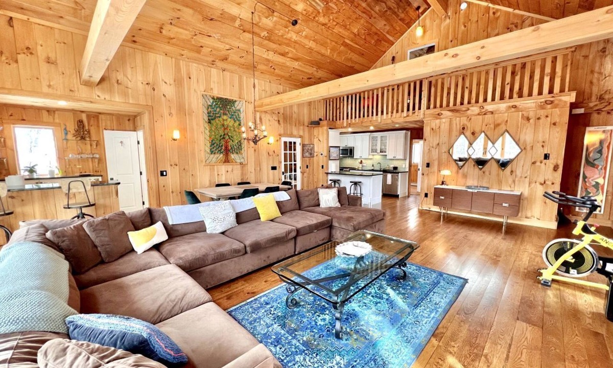 Stratton and Bromley Ski Areas Cabin | Mountain Retreat with Outdoor Living Space and Ping Pong Table in Vermont