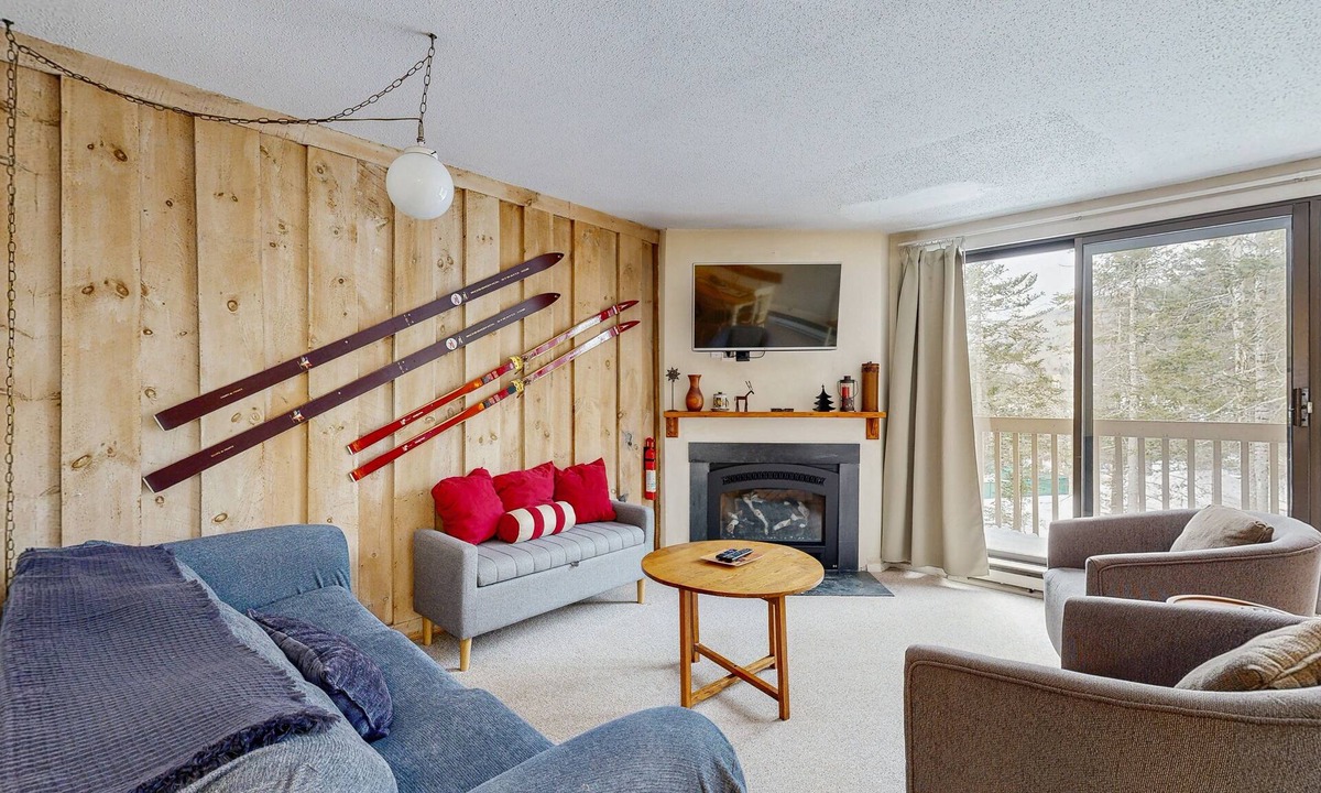 Waterville Valley Condo | Mountain townhome: seasonal pool, ski shuttle & walk to town