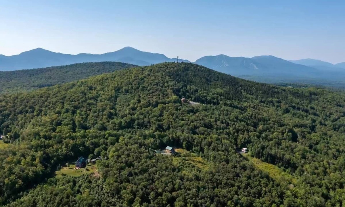 Bethlehem Cabin | Mountain View Escape - Stunning Views! Bethlehem, NH Cabin Near Skiing & Hiking
