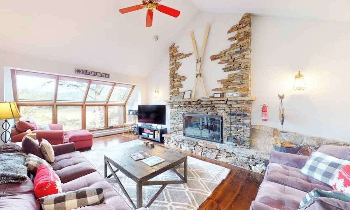 Plymouth House | Mountain-view home with deck - minutes to Okemo Mountain & Skyeship Gondola