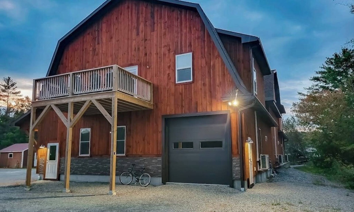 Littleton House | Mountain view retreat with furnished deck, kitchen, gas grill, & washer/dryer
