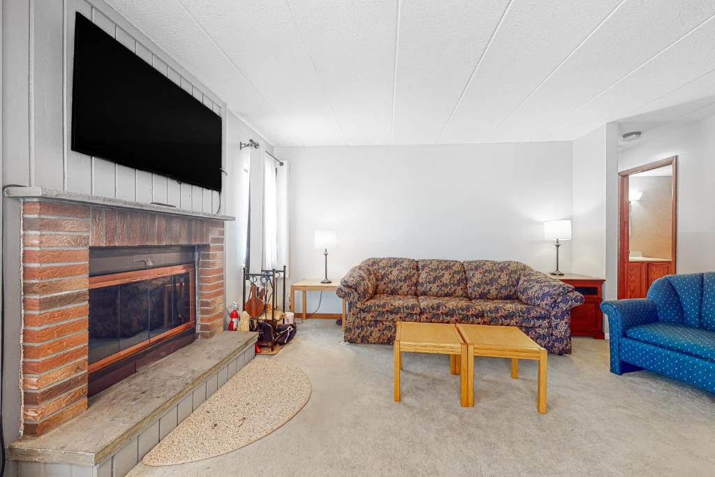 West Dover Apartment | Mountain Village 5H Unit A