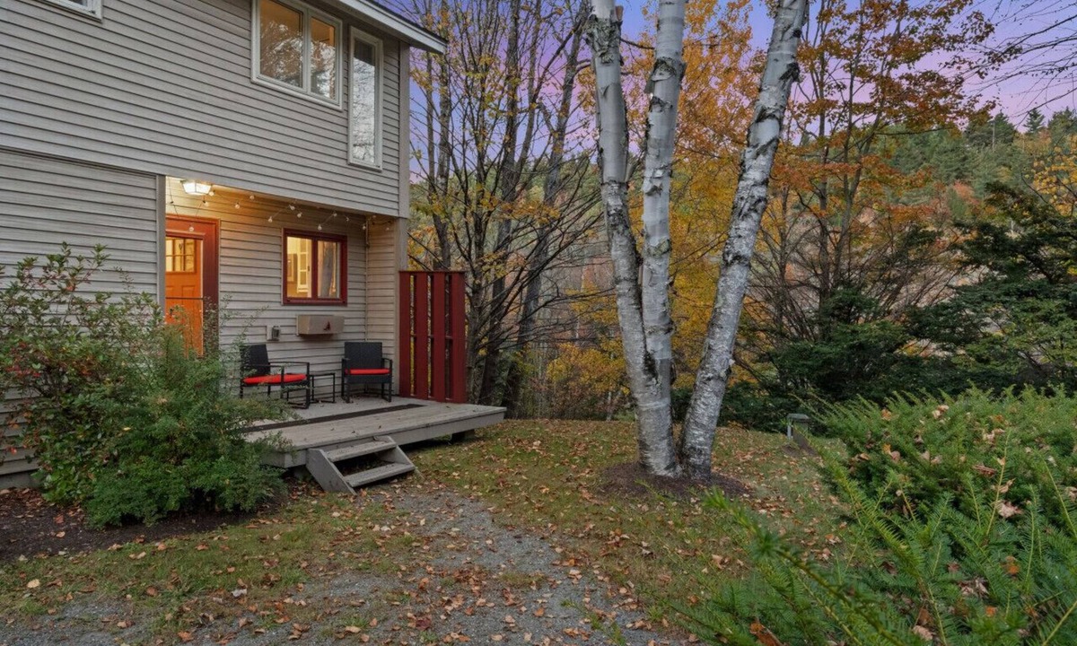 West Dover Ski Chalet | Mt Snow Retreat | Walk to brewery