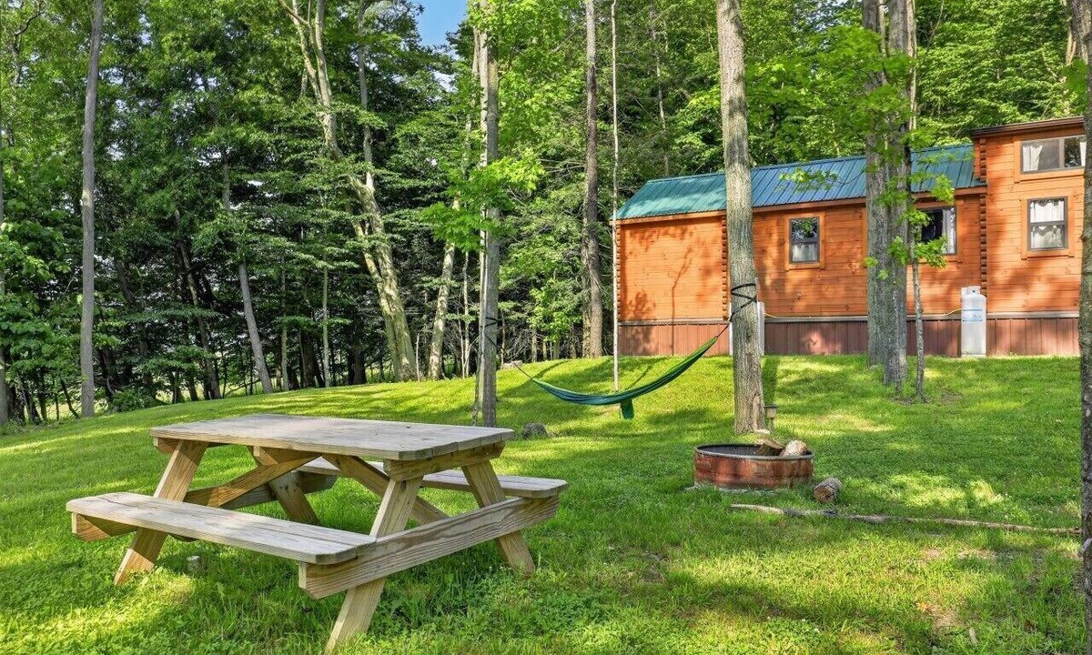 Middlebury Center Cabin | Mtn-View Cabin w Deck, Grill & Fire Pit!