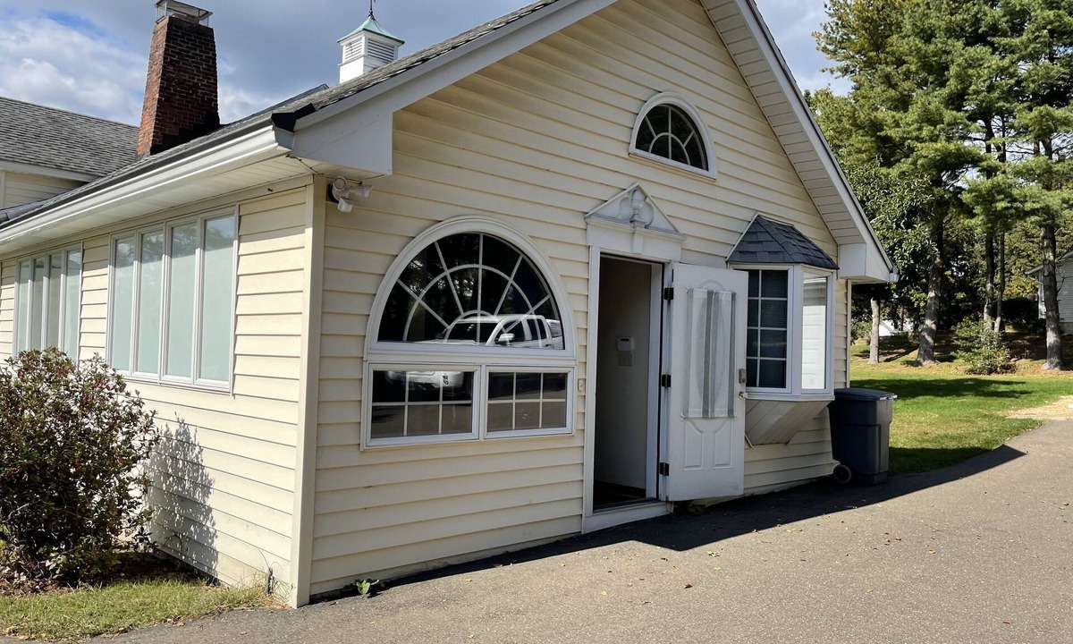 North Haven House | Musical Themed Remodeled 2-bed 1-bath Apartment
