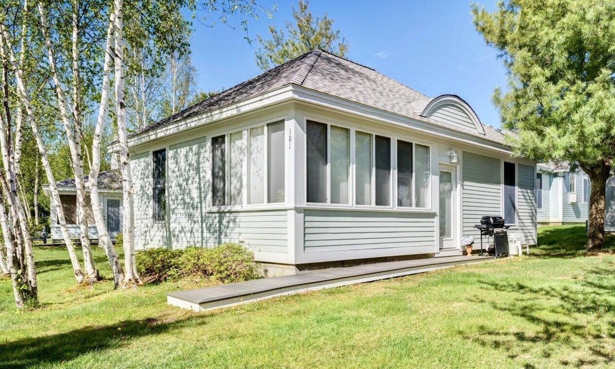 Summer Village Cottage | MyDreamComeTrue-Cottage 101-Summer Village-2 miles from beach-Book now for 2026