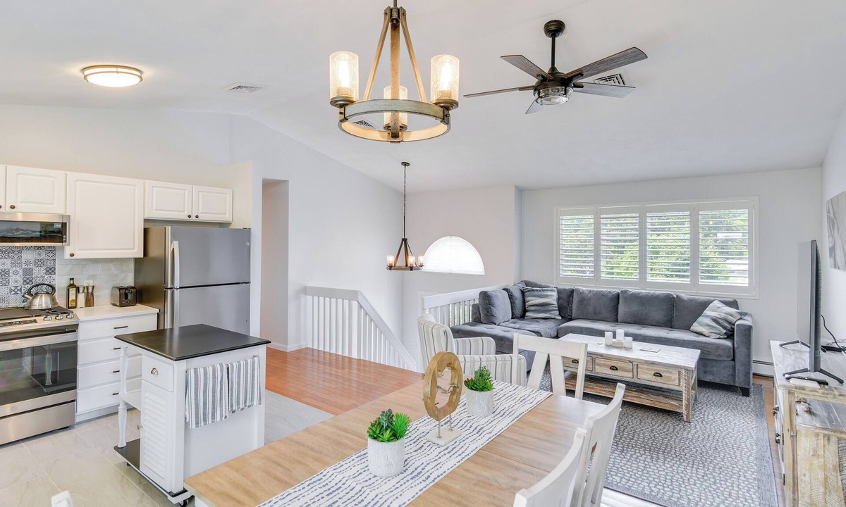 Narragansett House | Narragansett Vacation Rental Near River & Beach!